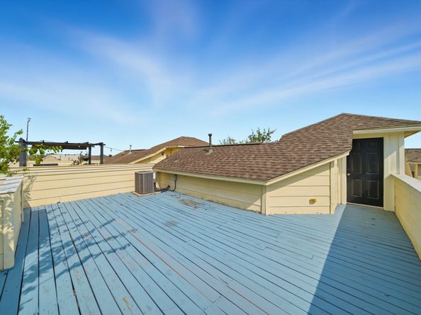 5310 Larkin Street B, Houston TX 77007