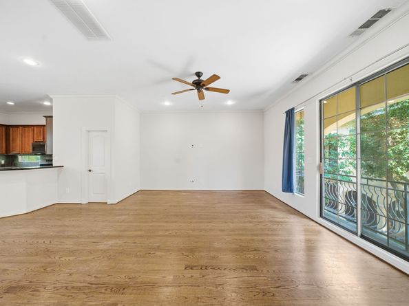 5310 Larkin Street B, Houston TX 77007