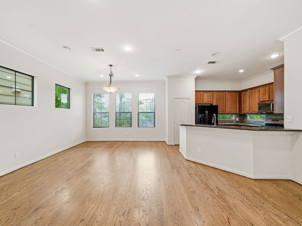 5310 Larkin Street B, Houston TX 77007