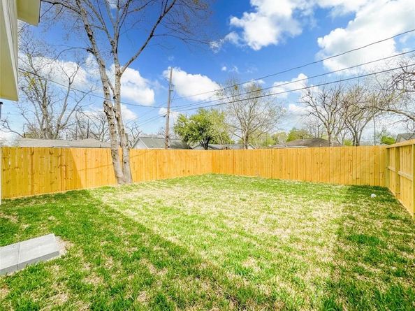 11514 Courtshire Road, Houston TX 77076