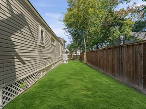 717 Sue Barnett Drive, Houston TX 77018