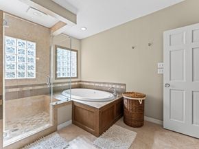 717 Sue Barnett Drive, Houston TX 77018