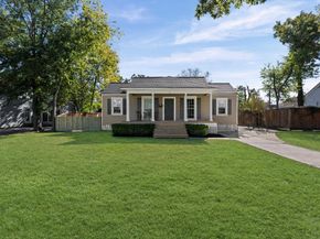 717 Sue Barnett Drive, Houston TX 77018