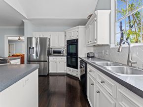 717 Sue Barnett Drive, Houston TX 77018