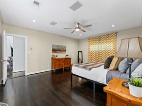 717 Sue Barnett Drive, Houston TX 77018