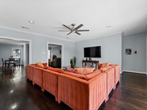 717 Sue Barnett Drive, Houston TX 77018