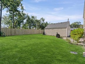 717 Sue Barnett Drive, Houston TX 77018