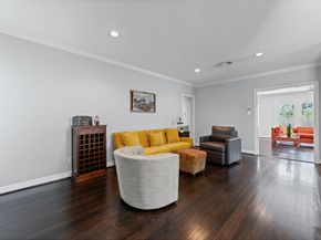 717 Sue Barnett Drive, Houston TX 77018