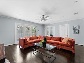 717 Sue Barnett Drive, Houston TX 77018