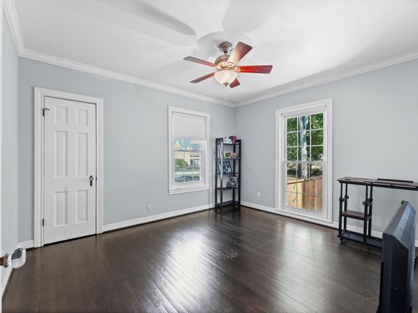 717 Sue Barnett Drive, Houston TX 77018