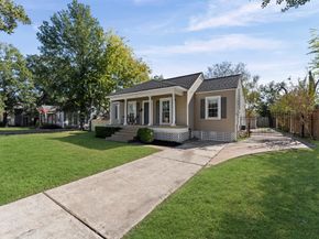 717 Sue Barnett Drive, Houston TX 77018