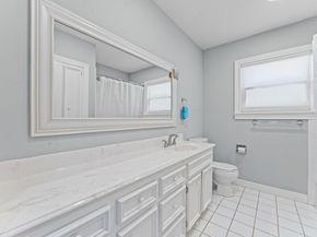 717 Sue Barnett Drive, Houston TX 77018