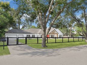 7045 Cayton Street, Houston TX 77061