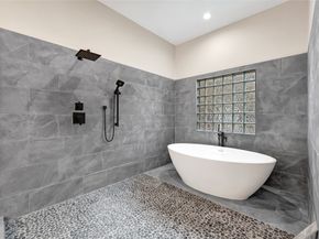 7045 Cayton Street, Houston TX 77061