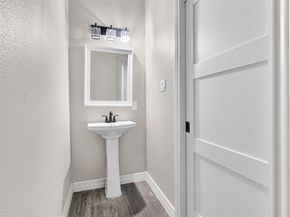 7045 Cayton Street, Houston TX 77061