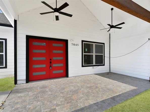 7045 Cayton Street, Houston TX 77061