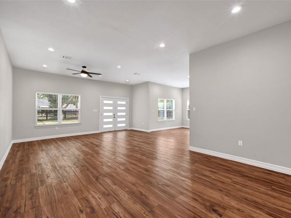 7045 Cayton Street, Houston TX 77061