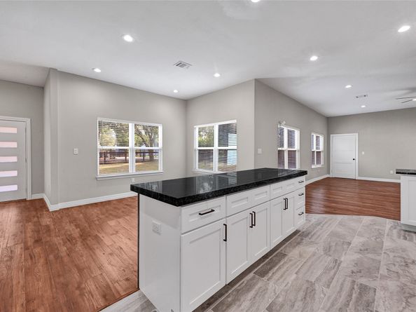 7045 Cayton Street, Houston TX 77061