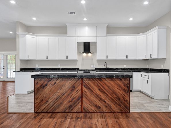 7045 Cayton Street, Houston TX 77061