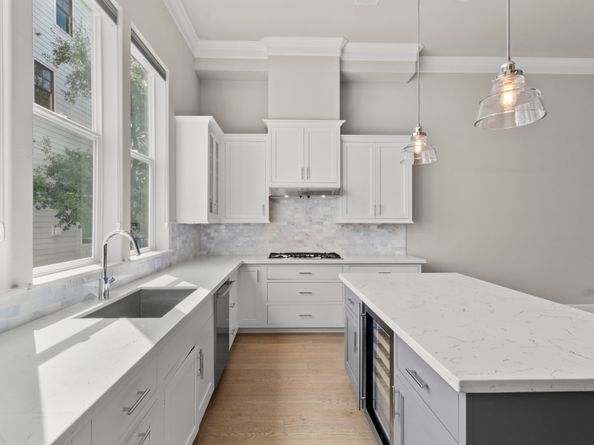 2710 Harvard Street, Houston TX 77008