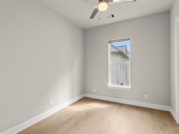 2710 Harvard Street, Houston TX 77008