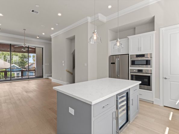 2710 Harvard Street, Houston TX 77008