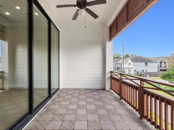 2710 Harvard Street, Houston TX 77008
