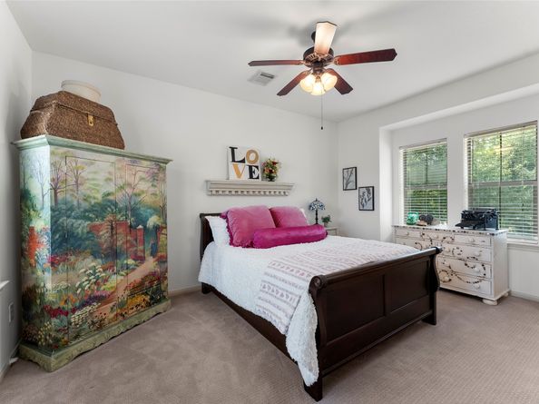 2 Knights Crossing Drive, The Woodlands TX 77382