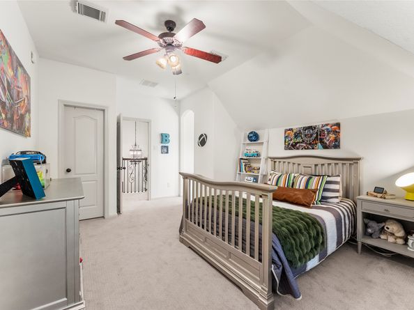 2 Knights Crossing Drive, The Woodlands TX 77382