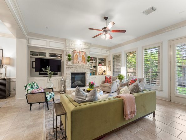 2 Knights Crossing Drive, The Woodlands TX 77382