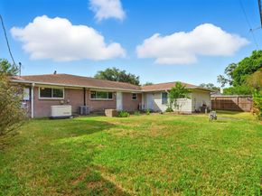 5622 W 43rd Street, Houston TX 77092