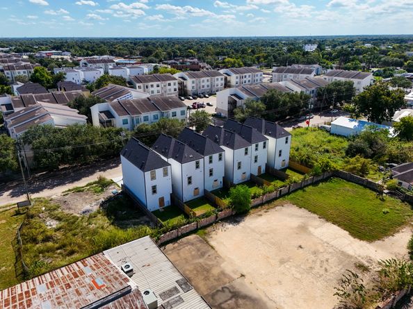 6324 Del Rio Street, Houston TX 77021