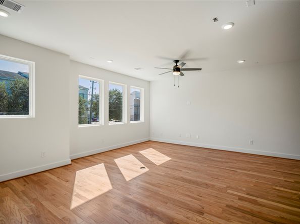 6324 Del Rio Street, Houston TX 77021