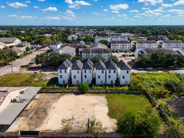 6324 Del Rio Street, Houston TX 77021