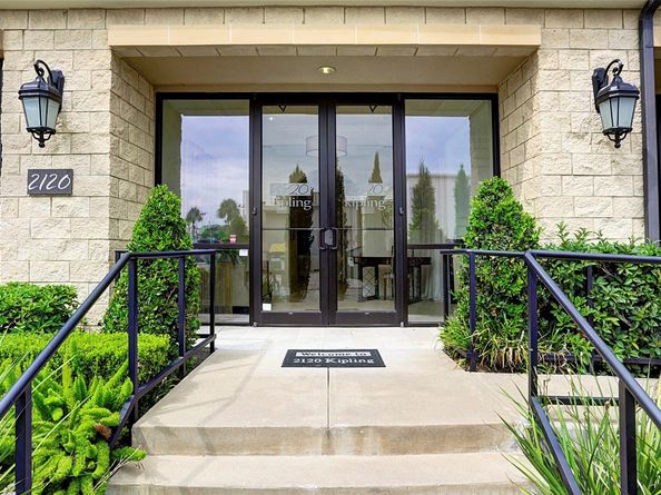 2120 Kipling Street 406, Houston TX 77098