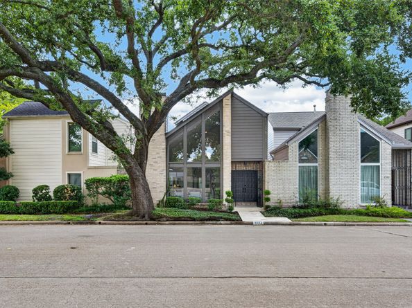 9592 Doliver Drive, Houston TX 77063