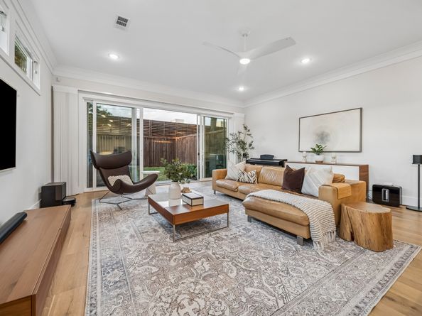 2432 Wroxton Road, Houston TX 77005