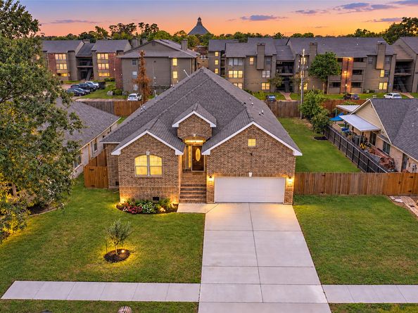 5411 Oak Cove Drive, Houston TX 77091
