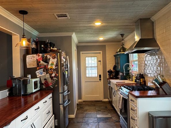 854 T C Jester Boulevard, Houston TX 77008