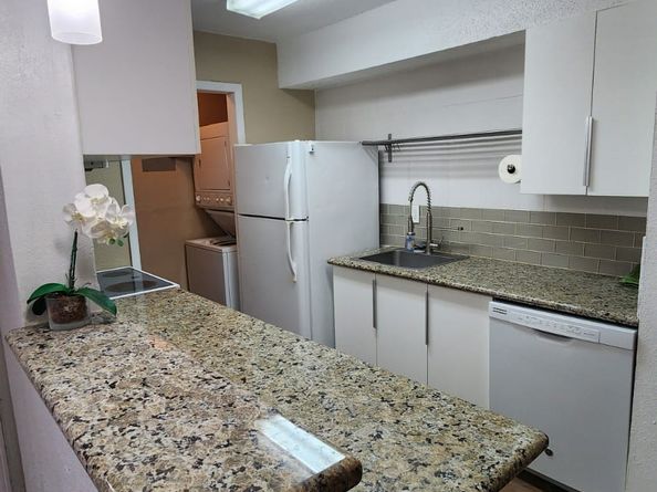 10603 S Wilcrest Drive 23, Houston TX 77099
