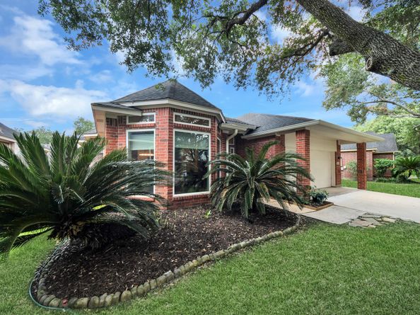 4634 Jaymar Dr, Sugar Land TX 77479
