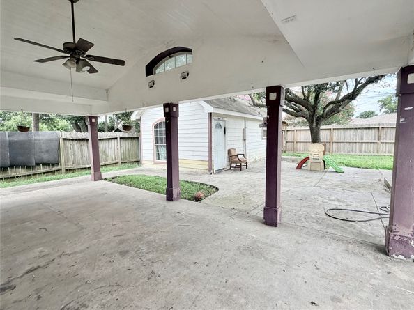 1322 Saddle Rock Drive, Houston TX 77088