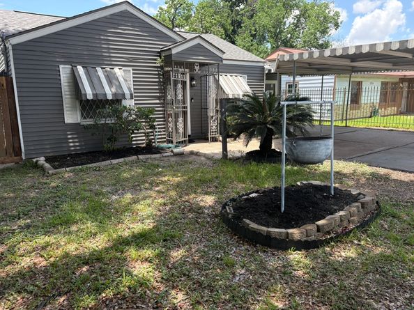 6716 Saint Augustine, Houston TX 77021