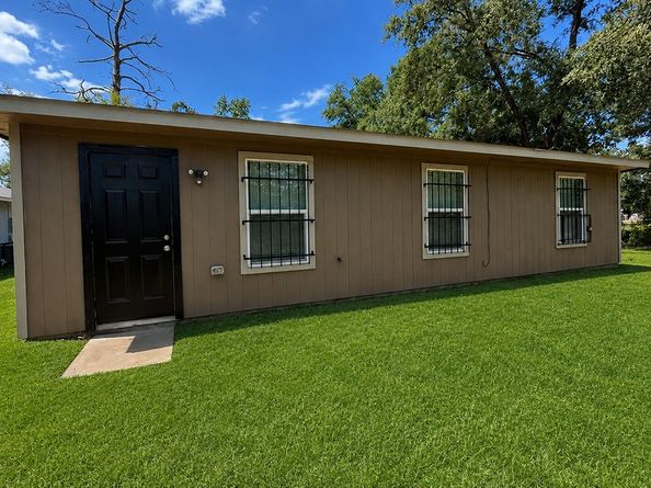 5609 Langley Road, Houston TX 77016