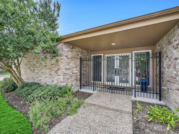 16 Charleston Street N, Sugar Land TX 77478