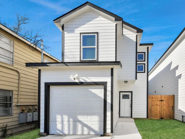 4011 Elmwood Street, Houston TX 77051