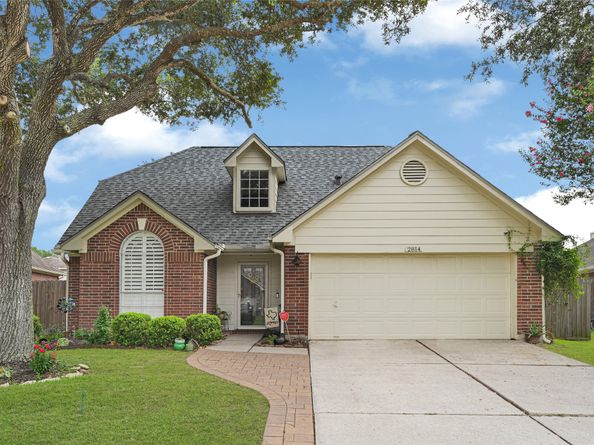 2814 Rolling Fog Drive, Friendswood TX 77546
