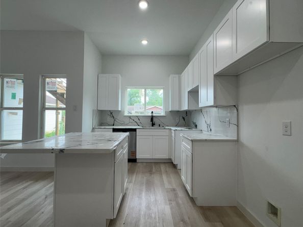 331 Delaware St, Houston TX 77029