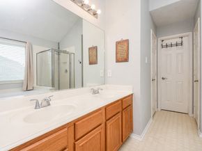 7043 Madison Trail, Houston TX 77084