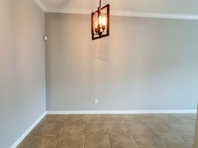 2125 Augusta Drive 21, Houston TX 77057